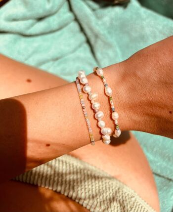 Bracelet délicat en perles d'eau douce et pierre de soleil aigue-marine 1