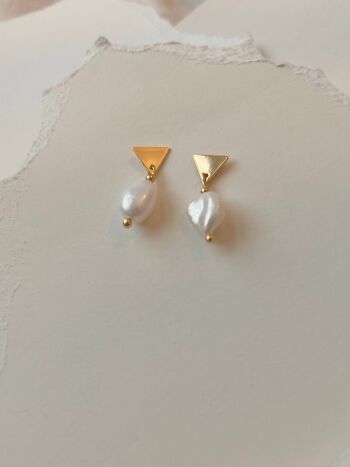 Boucles d'Oreilles Tige Perle d'Eau Douce Triangle Or 18 Carats 2