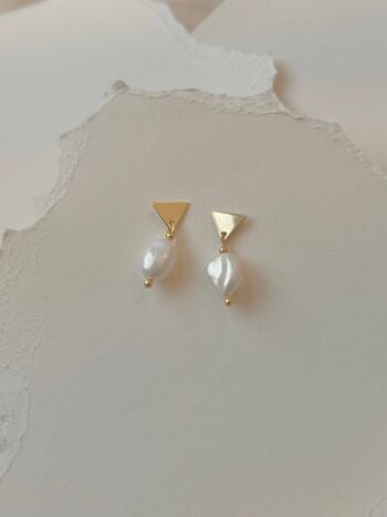 Boucles d'Oreilles Tige Perle d'Eau Douce Triangle Or 18 Carats 3