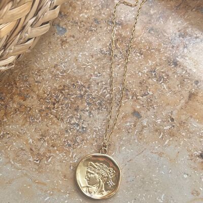 Collana con ciondolo a forma di dea delicata con zirconi - Collana a catena con cavo in acciaio inossidabile rivestito in oro 18k e oro - Collana con moneta d'oro