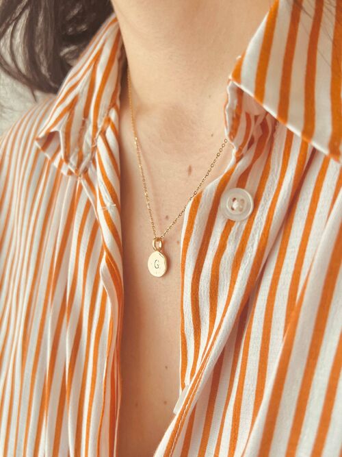 Dainty Gold Letter Pendant Necklace - Flat round hammered