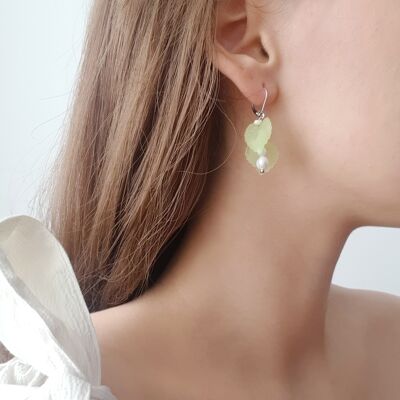 Pastel-Green Leaves Pearl Earrings