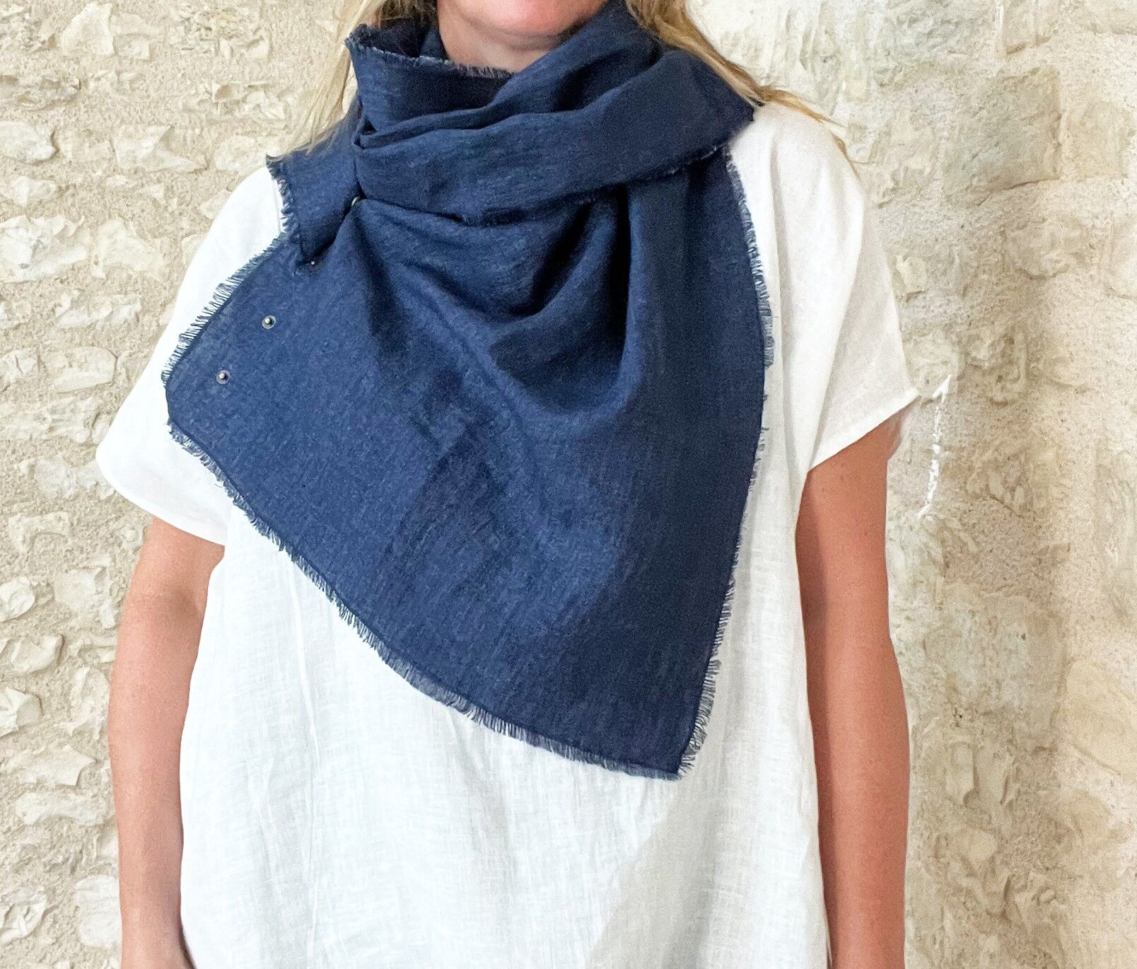 Set of 5 indigo blue linen scarves with snap button
