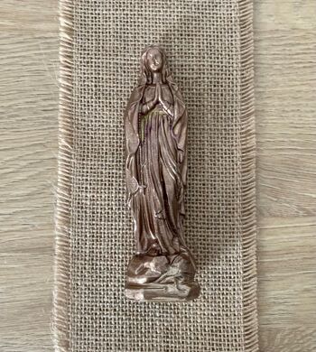 Madone (vierge Marie) en cire coloris laquée Or Antique (Bronze) 2