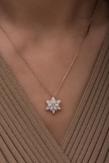 COLLIER FLEUR DES SAUVAGES BLANC 1