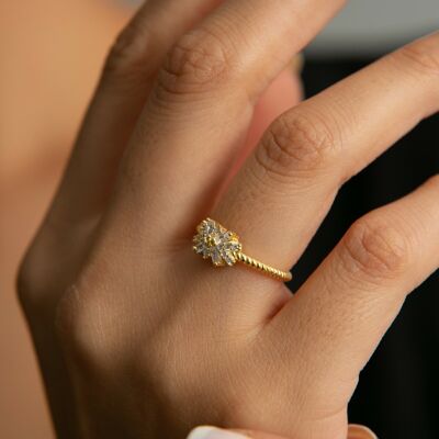 CRYSTAL TWISTED GOLD RING