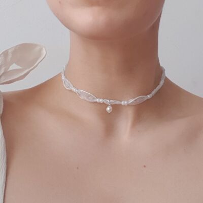 Collier ras du cou avec perles d'eau de mer en bleu