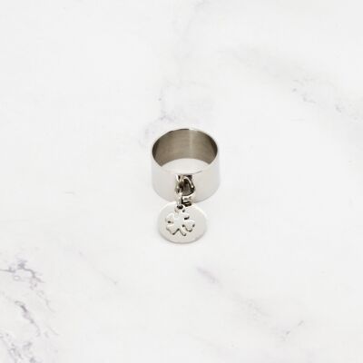 Ring with tassel and clover charm - 12mm