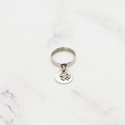 Ring with tassel and clover charm - 3mm