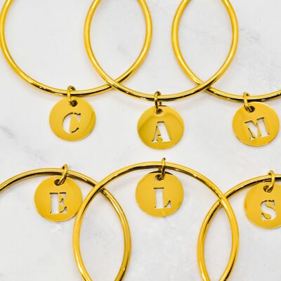 Set di 26 braccialetti con nappe traforate con lettere A-Z dorate - 20 mm