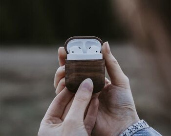 Airpods 1&2 Case - Walnut 6