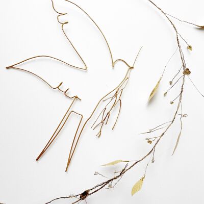 Wire swallow, model 2 with branch, golden version