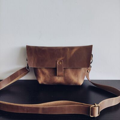 BROWN BELT BAG