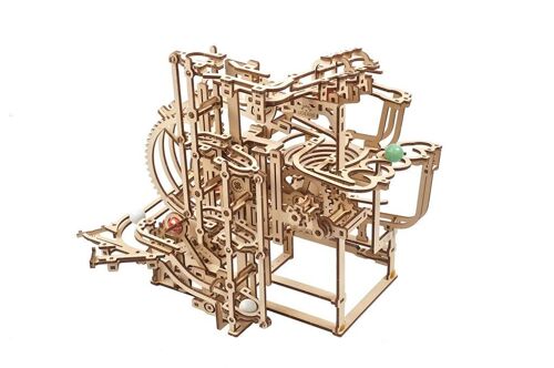 UGEARS Modèles Mécaniques: CIRCUIT à BILLES PALAN 29,5x27x27,5cm, 355 pièces et 10 billes de 16mm, temps de montage: 8u, en bois, boîte 37,8x17x3,4cm, 14+
