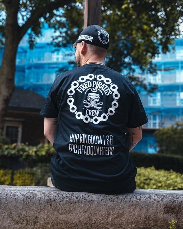 Hop King X Fixed Pirates Crew - Hauptquartier T-Shirt