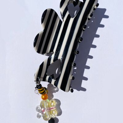 BEETLE JUICE HAIR CLAW - WITH DANGLE CHARM