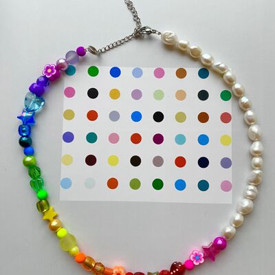 La gargantilla GEMMA Pearl Rainbow