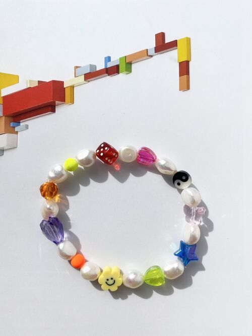 The NNENNA Pearl rainbow bracelet