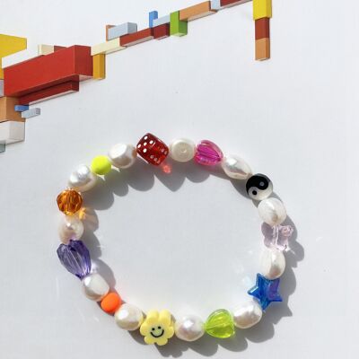 The NNENNA Pearl rainbow bracelet