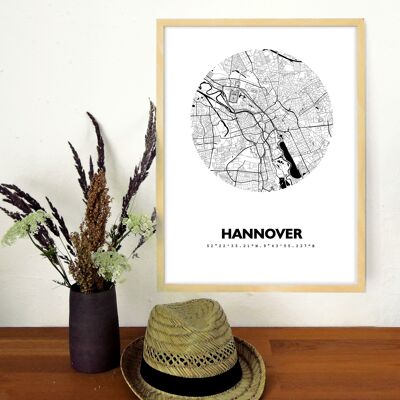 City map round | 50x70 cm black and white | + 100 cities