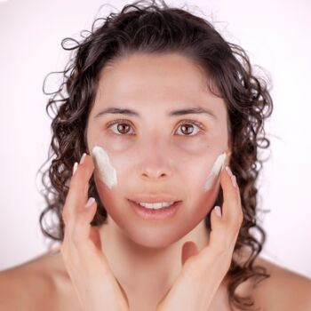 Crème solaire visage à la protection végétale et minérale 2