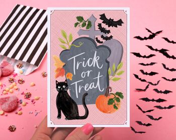 Carte Halloween | Trick or Treat Cat Pierre tombale Carte de vœux 2