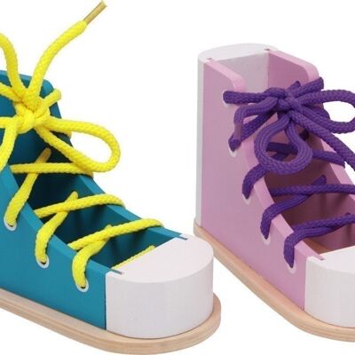 Faire un nœud pour les chaussures en fil
