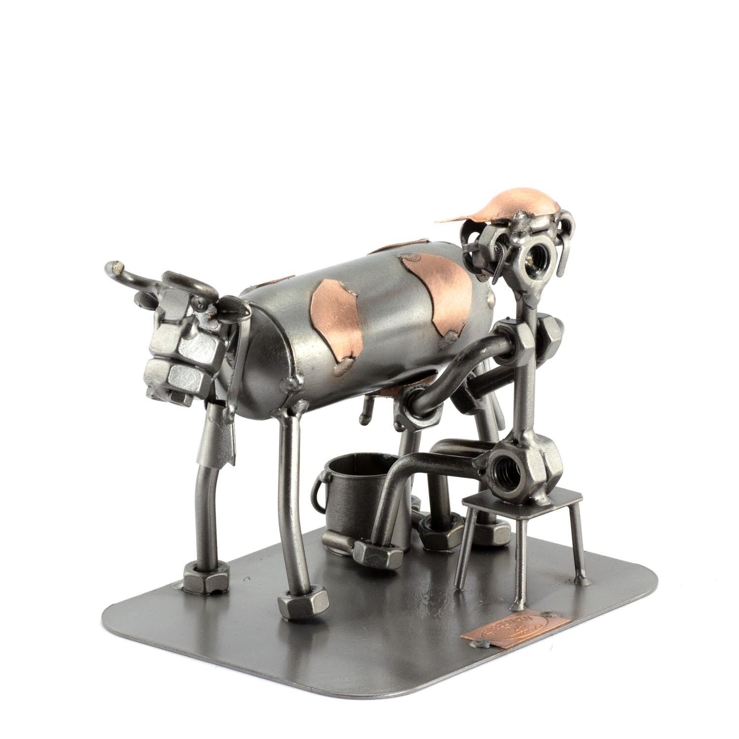 Avvitare l'agricoltore con la mucca