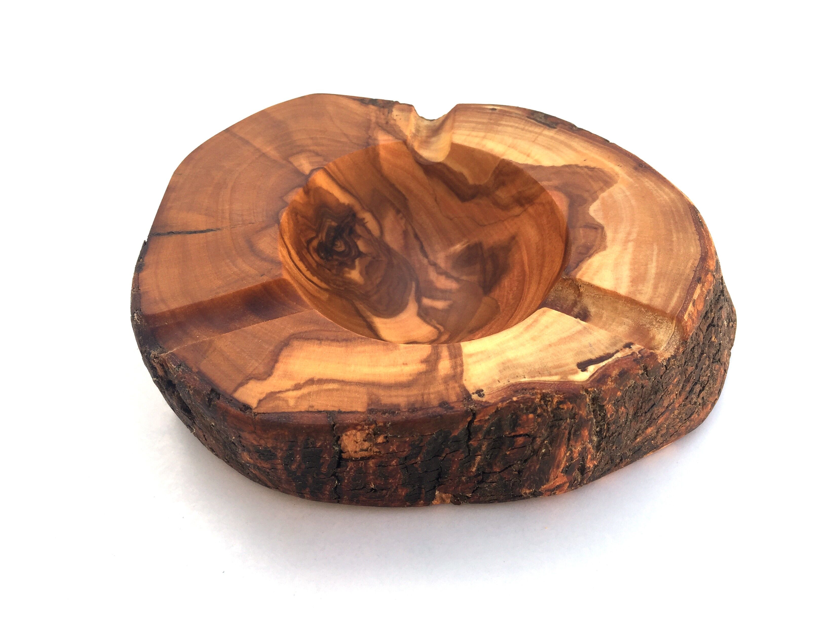 Posacenere taglio naturale fatto a mano in legno d'ulivo