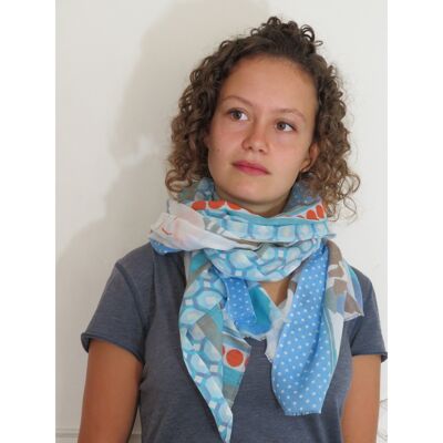 Cotton stole with blue and white geometric patterns