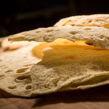 Pane Guttiau - pain croquant à l'huile d'olive et au sel Fabriqué en Italie 2