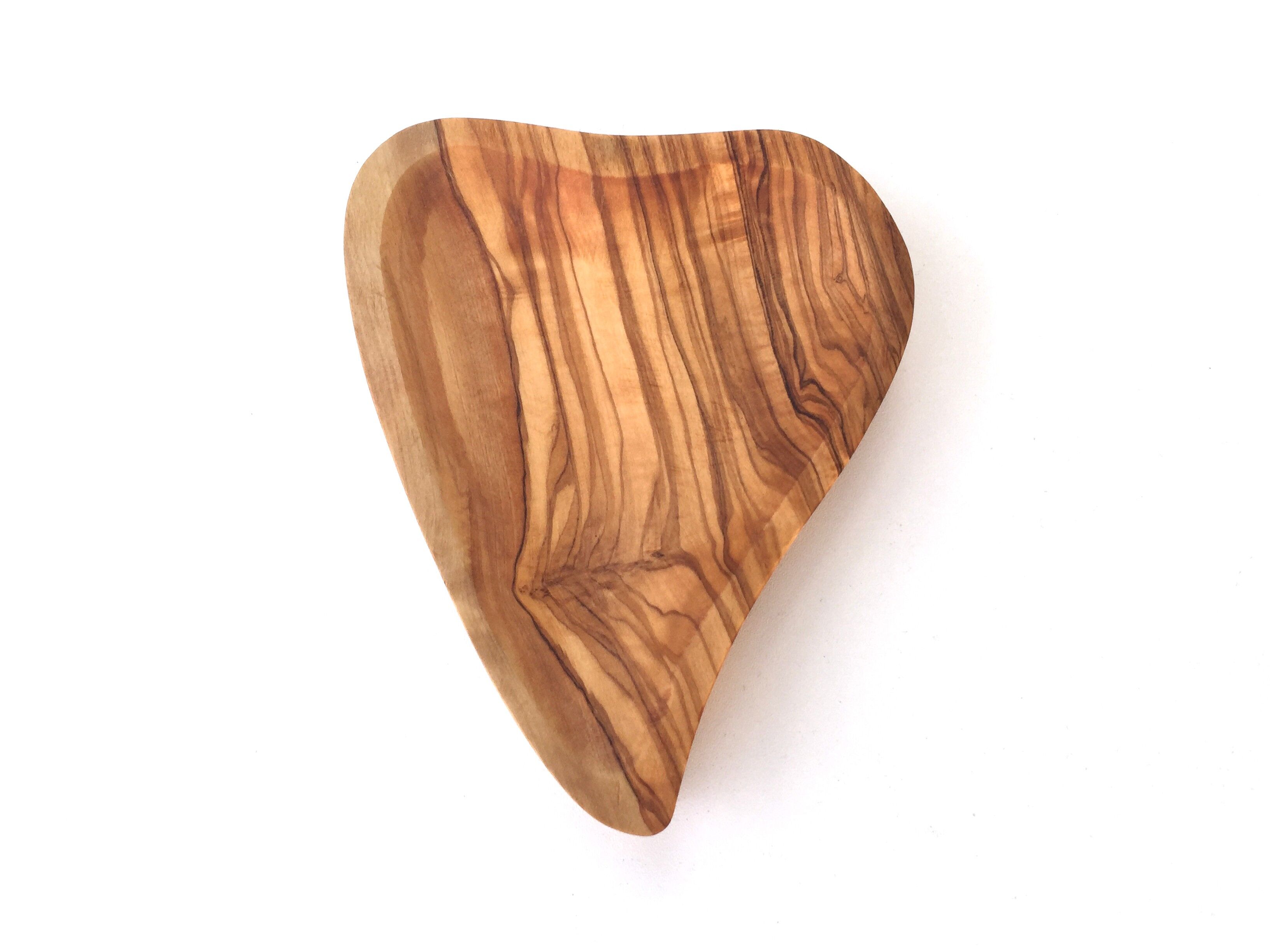 Schale in Herzform handgefertigt aus Olivenholz