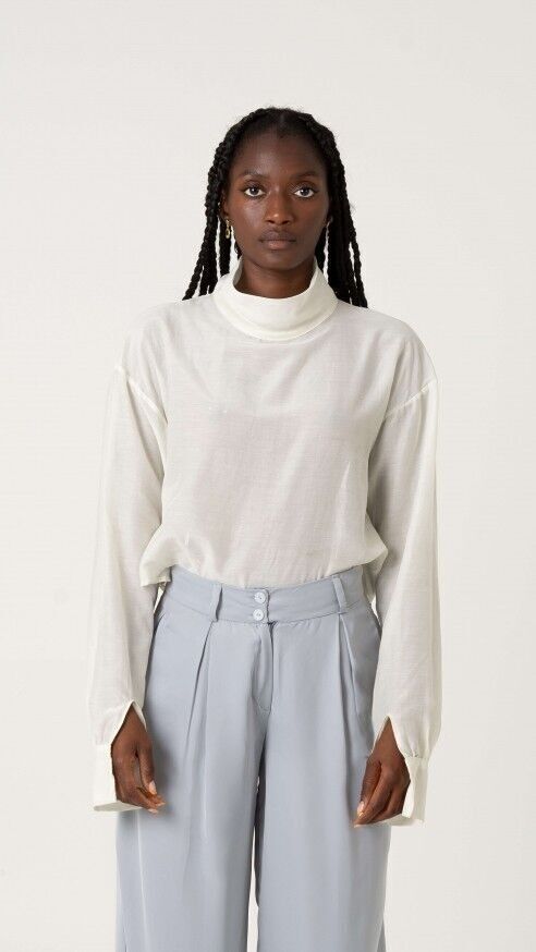 Weiche Bluse mit Stehkragen / Business Casual