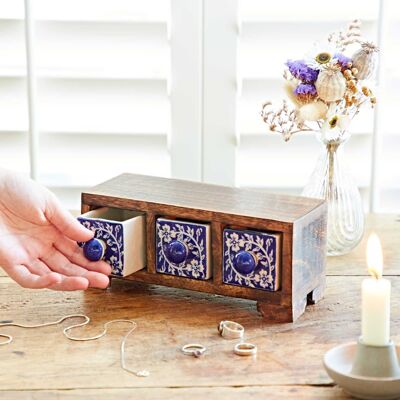 Handbemalte Kommode aus Keramik mit 3 Schubladen und blauem Blumenmuster