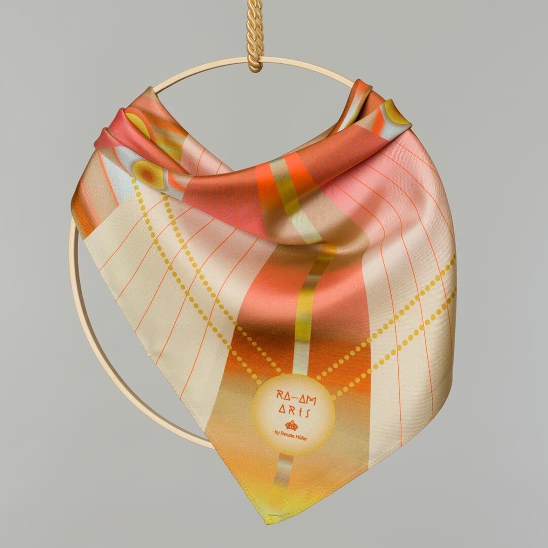 Seidencarré | RADIATE | col. sunray yellows | 65x65cm | This model is currently sold out, but will be reproduced. If you are interested, please send a message.