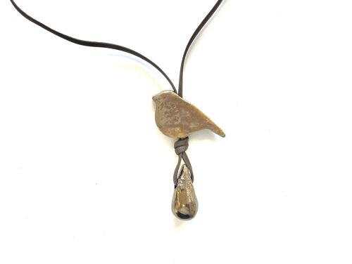 Necklace bird pebble