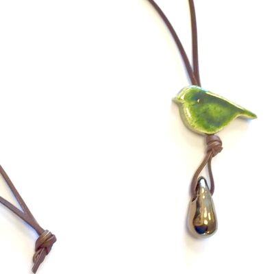 Collier oiseau vert olive