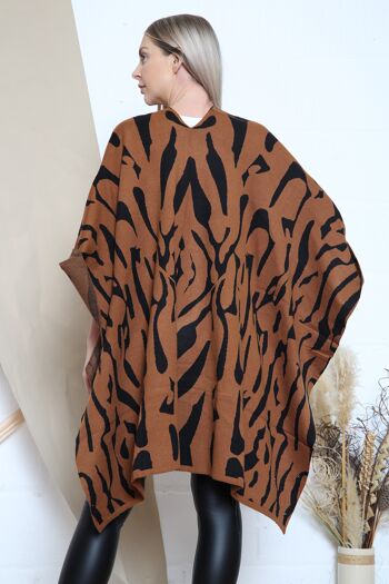 Poncho imprimé zèbre marron 3