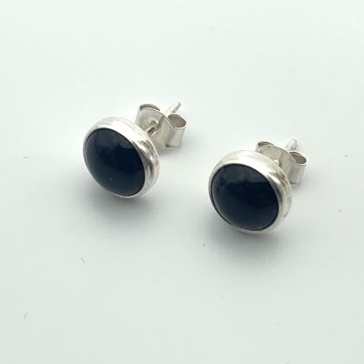 Silver earstud Onyx 8mm