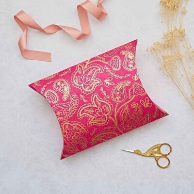 Small Paisley Design Pillow Boxes - Cerise