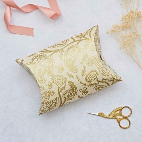 Small Paisley Design Pillow Boxes - Natural