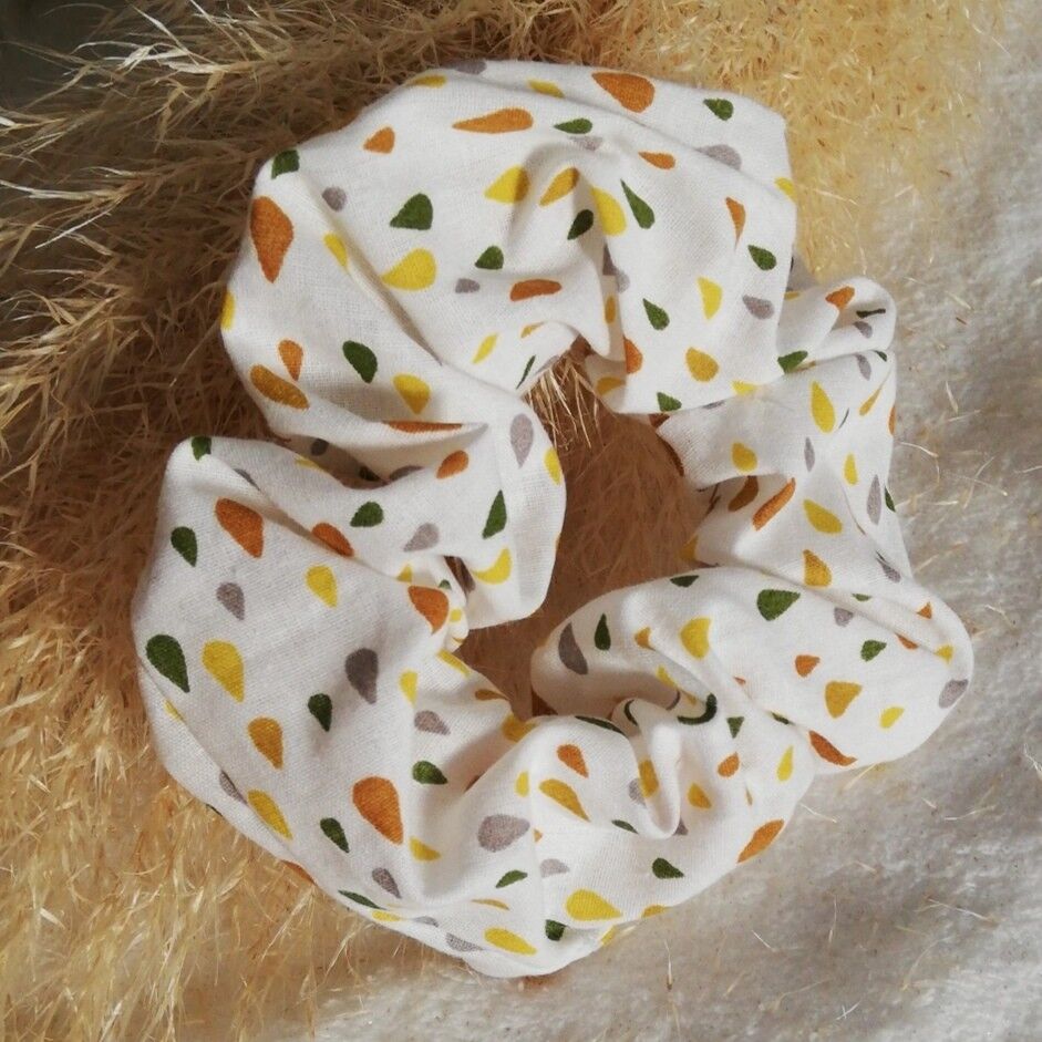 Senfgelber Tropfen-Baumwoll-Scrunchie