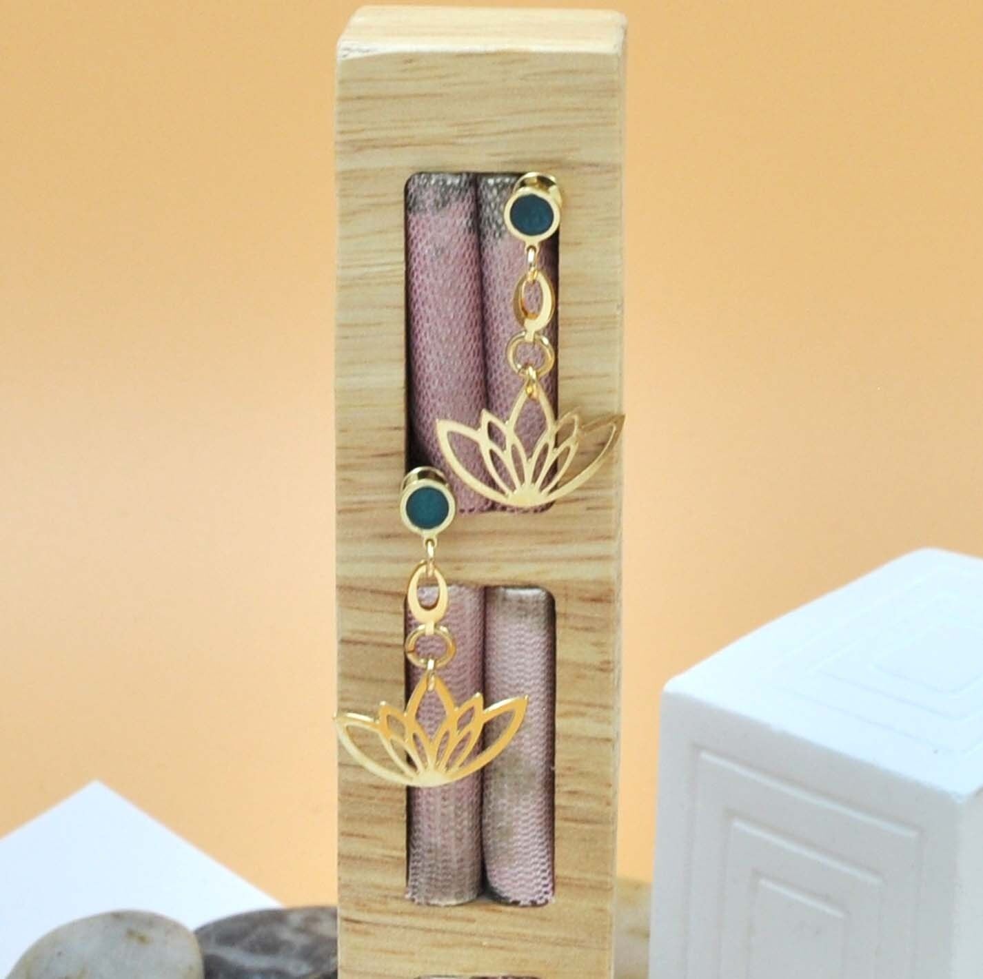 Orecchini di loto d'oro