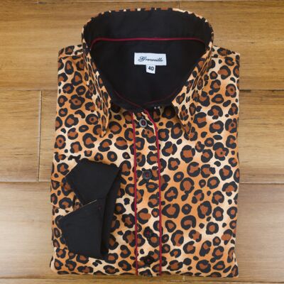 Camicia aderente sagomata con stampa leopardata marrone chiaro a maniche lunghe Grenouille