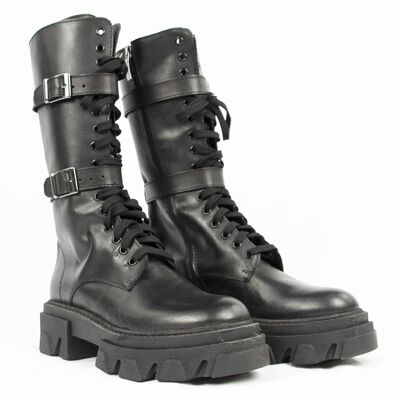 TR1022 BOOTS IN BLACK