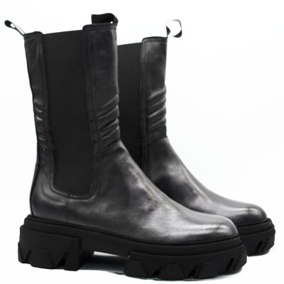 TR1011 BOOTS IN BLACK
