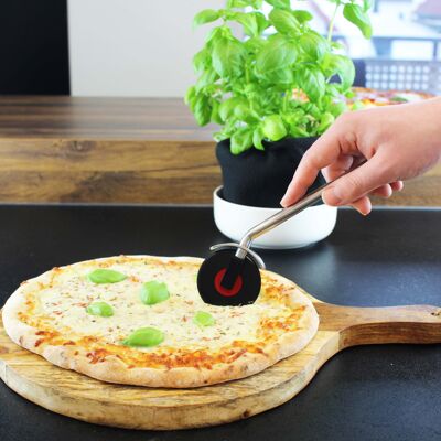 Record pizza cutter