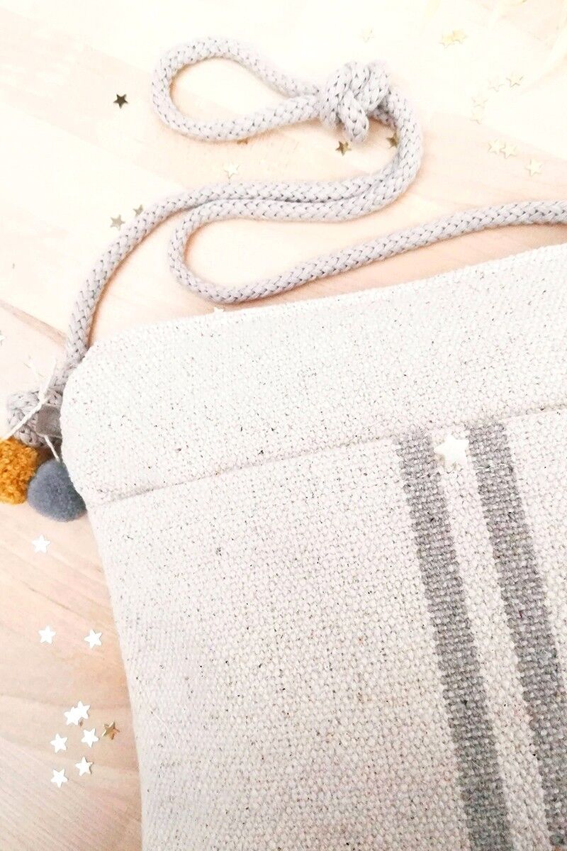 Borsa Capri a righe grigie