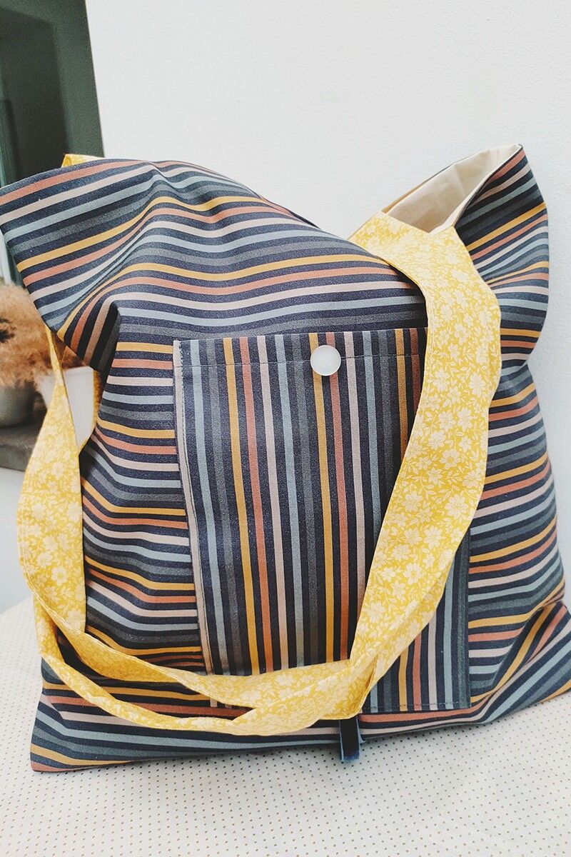 Borsa tascabile a righe blu navy