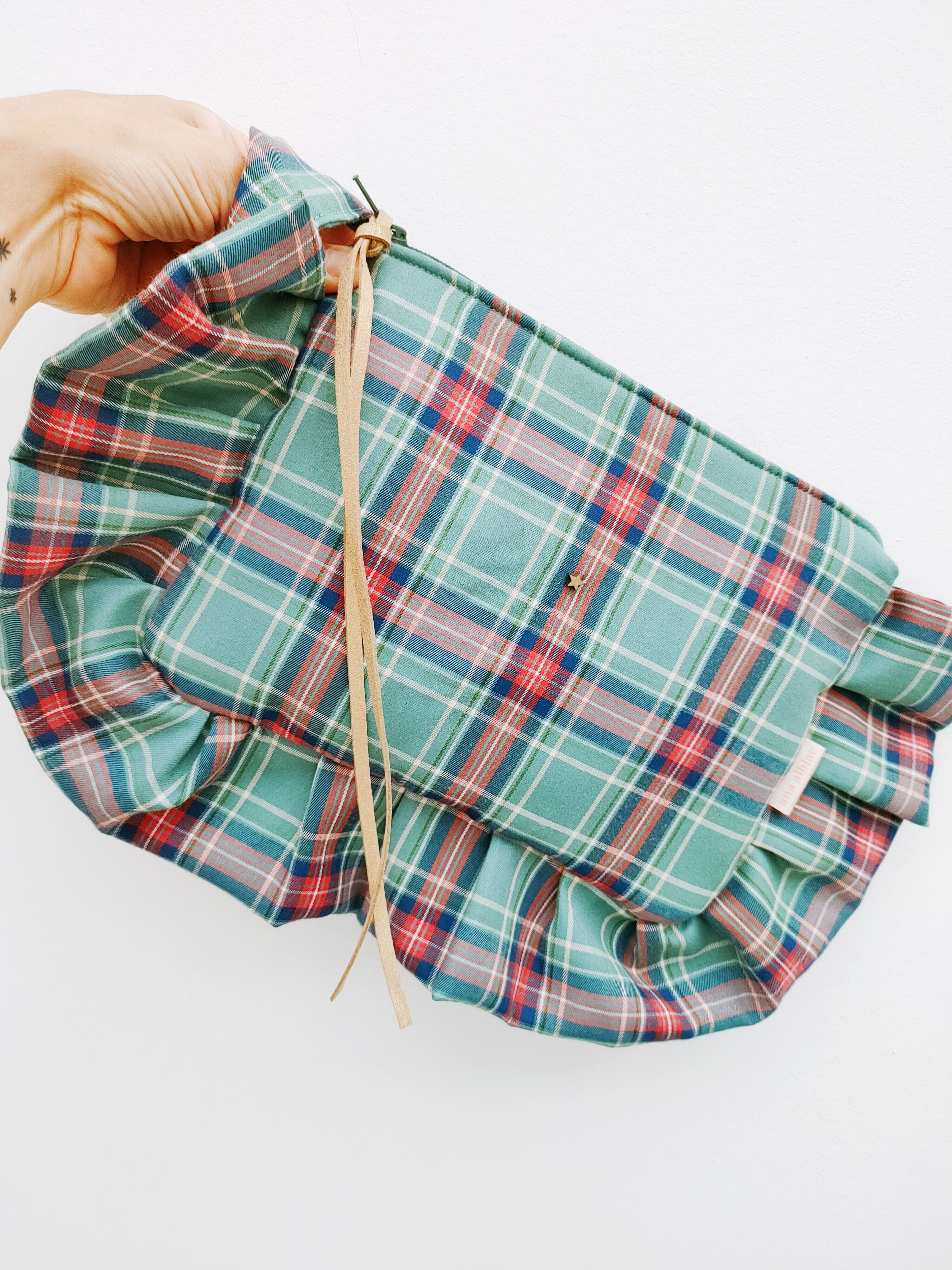 Pochette in morbido tartan verde